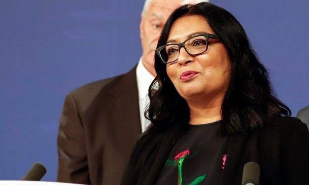 Letetette hivatali esküjét Ausztrália első muszlim szenátornője