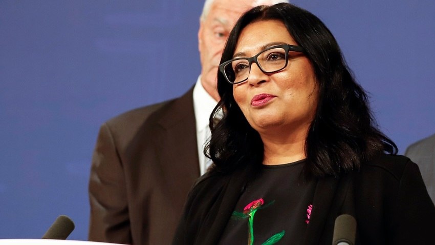 Letetette hivatali esküjét Ausztrália első muszlim szenátornője