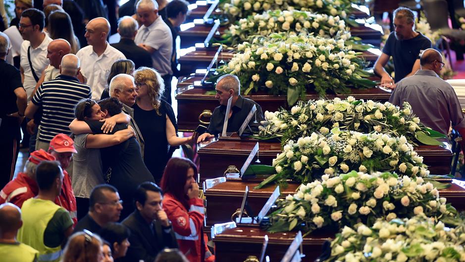 <span class="entry-title-primary">Eltemették a genovai hídomlás áldozatait</span> <span class="entry-subtitle">Több áldozat családja elutasította az állami szertartást</span>