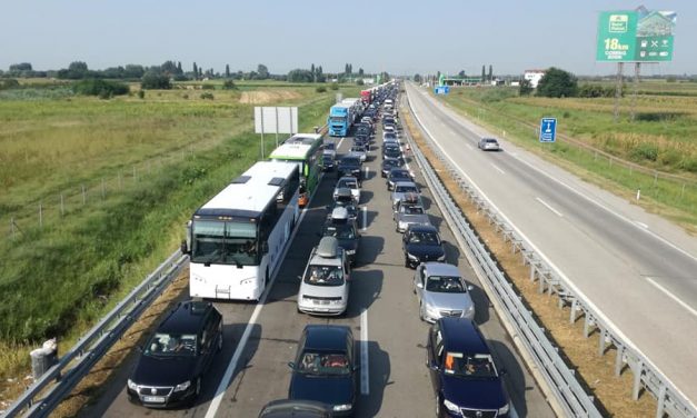 Aki teheti, ne induljon Magyarország felé