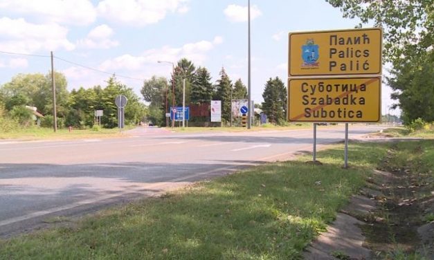 Ismét háromnyelvűek a helységnévjelző táblák