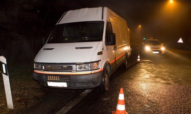 <span class="entry-title-primary">Pakisztáni menekülteket csempészett egy szerb férfi Horvátországban</span> <span class="entry-subtitle">Harmincnyolc személyt tuszkolt be a furgonjába</span>