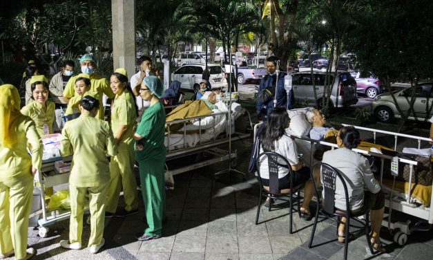 Földrengés Indonéziában: Legkevesebb 91 halott