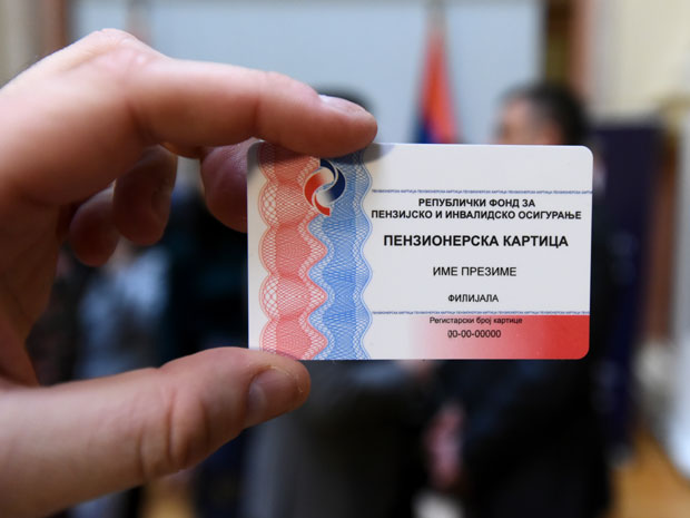 Magyarkanizsa: Keddtől vehetők át a nyugdíjaskártyák