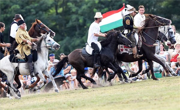 Potápi: A magyar kormánynak minden magyar fontos, éljen bárhol a világon