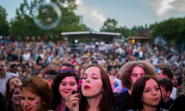 Barlangban dobolok, Mecseken táncolok (II.)