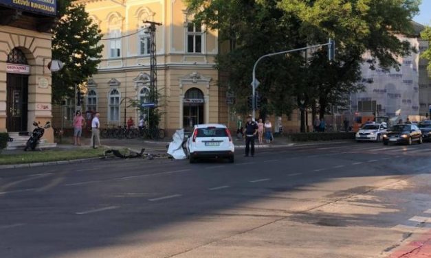 <span class="entry-title-primary">Szabadka: Súlyos baleset az egyes postánál</span> <span class="entry-subtitle">Egy személyautó és egy motorkerékpár ütközött</span>