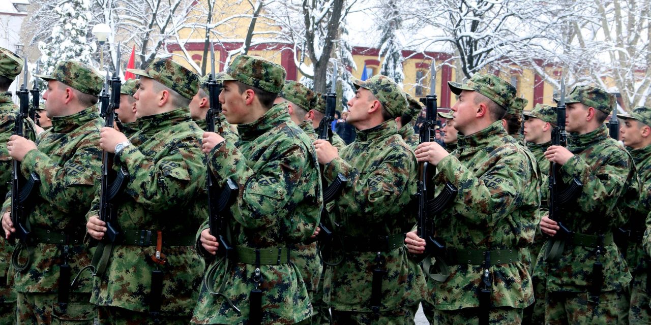 Kötelező katonai kiképzés – ki számíthat behívóra?