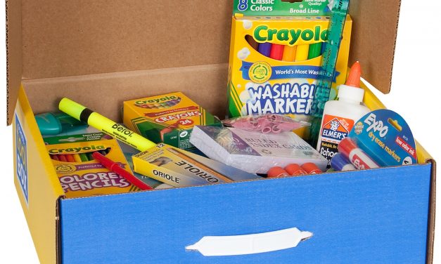 Tanszercsomagot kaptak a vajdasági magyar elsősök