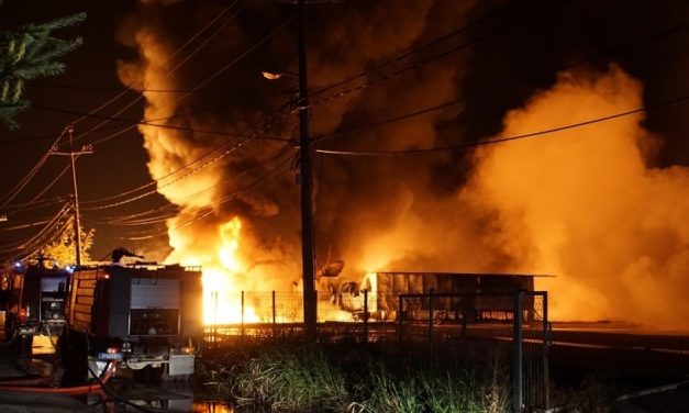 Tűz Zimonyban, négy tűzoltó megsérült