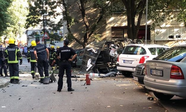 Felrobbantottak egy autót Belgrádban