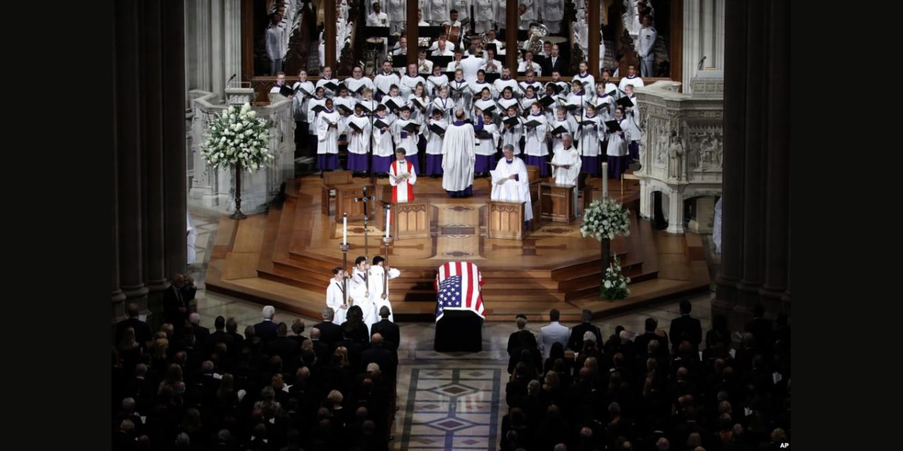 <span class="entry-title-primary">Gyászszertartás mint ellenállás</span> <span class="entry-subtitle">John McCain egykori politikai ellenfeleit kérte fel, hogy búcsúztassák</span>