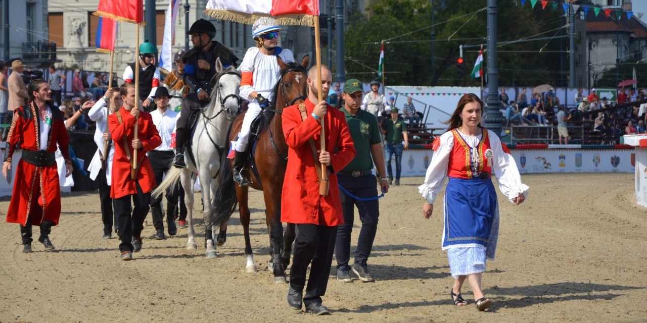 <span class="entry-title-primary">Vajdaság lovasai megállíthatatlanok a Nemzeti Vágtán (Fotók)</span> <span class="entry-subtitle">Nagy Arnold és Fantázia a döntőben</span>