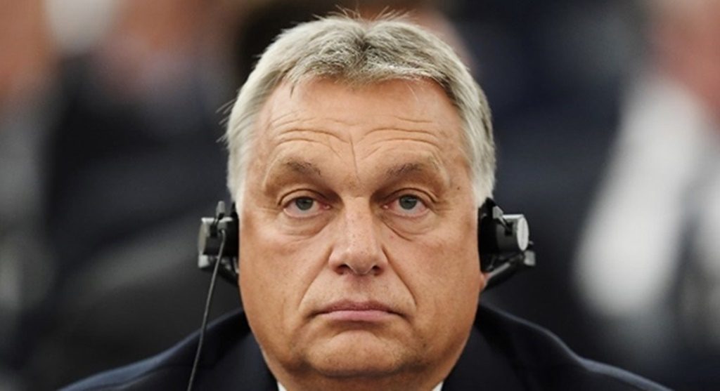 A magyar kormány felére csökkentette a nyertes pályázóknak járó előleget