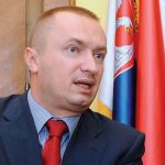 „Az államfő az éjszaka leple alatt lopakodik be a városokba”