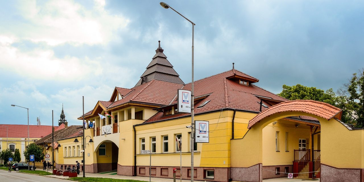 Magyarkanizsa: Képzések a Cnesában