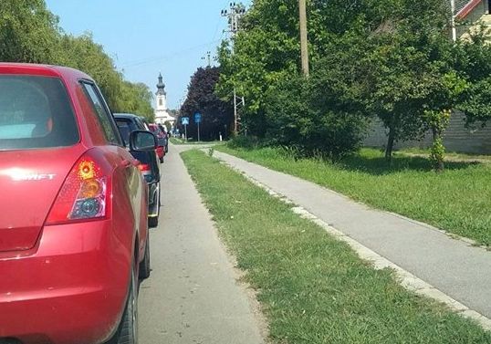 Gyálai határ: A befurakodó autós nekihajtott két lánynak