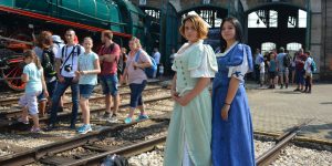 Korabeli kisasszonyok (Fotó: Szappanos Veronika)