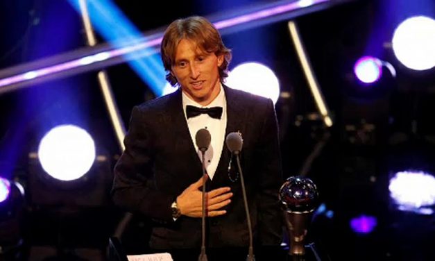 Luka Modrić átvette az Év játékosa elismerést
