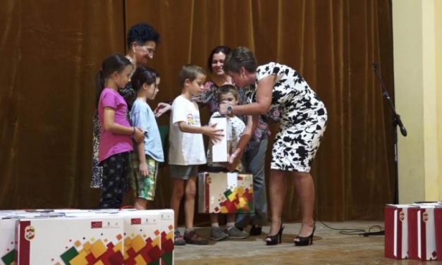 Magyar Mozgalom: Sérti a gyermekjogokat, hogy az MNT tisztségviselői rejtett módon velük kampányolnak