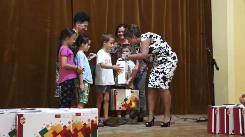 Magyar Mozgalom: Sérti a gyermekjogokat, hogy az MNT tisztségviselői rejtett módon velük kampányolnak