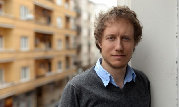 <span class="entry-title-primary">Nemes Jeles László: Hatalmas megtiszteltetés ez a díj</span> <span class="entry-subtitle">A Napszállta című film kapta a kritikusok díját a velencei filmfesztiválon</span>