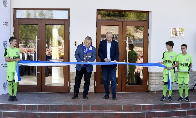 <span class="entry-title-primary">Orbán a TSC Labdarúgó Akadémia megnyitóján</span> <span class="entry-subtitle">Fotóhír</span>