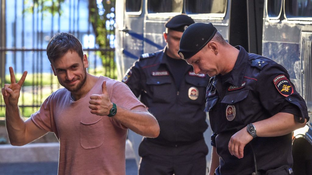 <span class="entry-title-primary">Valószínűleg megmérgezték a Pussy Riot aktivistáját</span> <span class="entry-subtitle">Állapota javul, várhatóan nem szenved maradandó károsodást</span>