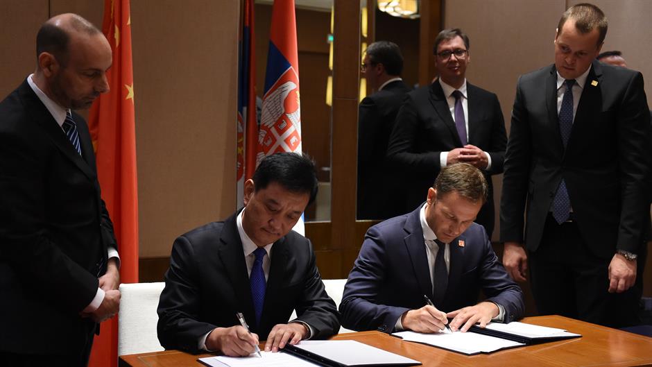 Vučić: Zene füleimnek