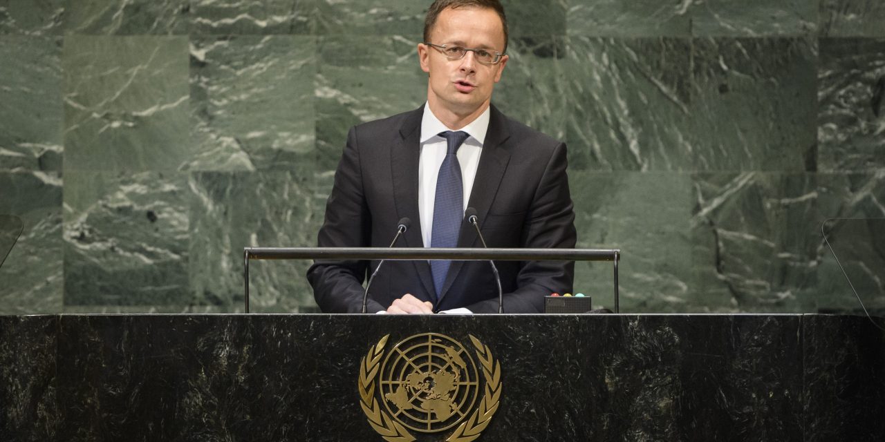 Szijjártó: A migrációs ENSZ-paktum a lehető legrosszabb lépés az illegális bevándorlás kezelésére