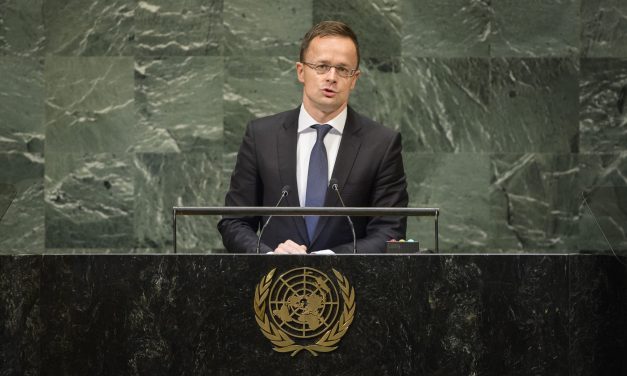 Szijjártó: A migrációs ENSZ-paktum a lehető legrosszabb lépés az illegális bevándorlás kezelésére
