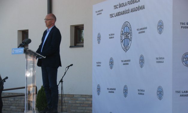 Ötvenezer maszkot ajándékoz Magyarországnak a topolyai labdarúgóklub