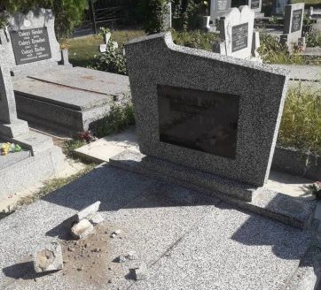 Temetőgyalázás Zentán