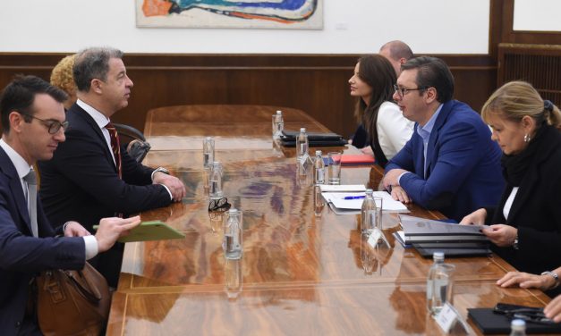 Szerbia továbbra is együttműködik a hágai törvényszék jogutódjával