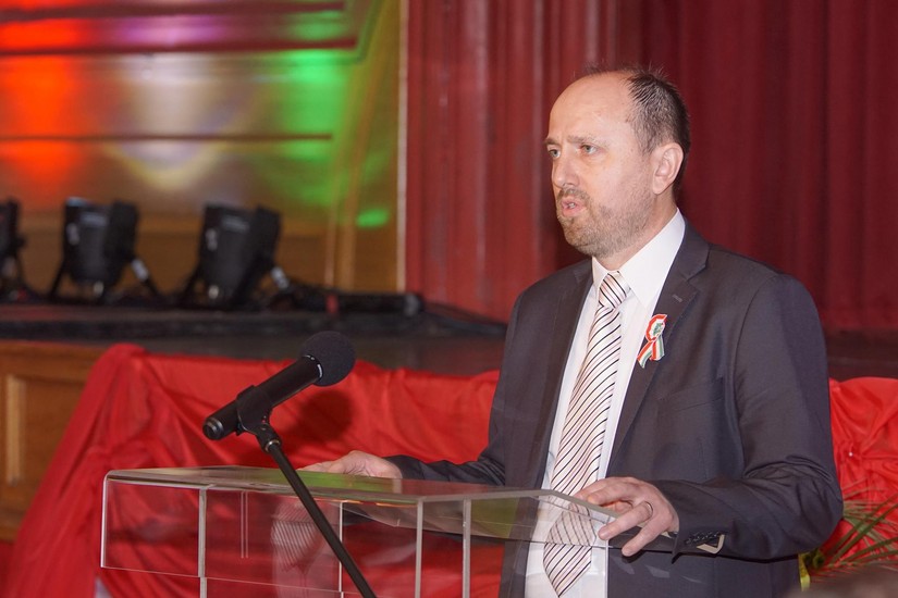 <span class="entry-title-primary">„Újjáéleszteni a közösségi hitet!”</span> <span class="entry-subtitle">Bemutatkoznak a listavezetők: Zsoldos Ferenc jogász, történelemtanár (Magyar Mozgalom, 2/1.)</span>