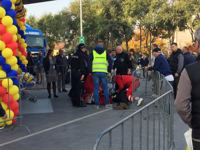 Mentőt kellett hívni az egyik belgrádi Lidlhez, rosszul lett a biztonsági őr