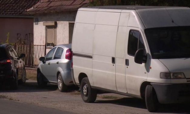 Fehér mikrobusz, piros autó – levélben (!) figyelmeztetik az iskolaigazgatókat a veszélyre