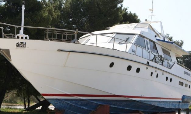 Vegye meg Tito Jadranka nevű jachtját