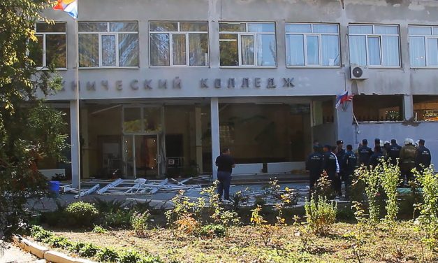 Krím-félsziget: Tömegmészárlásként kezelik az iskolai robbantást – egy 18 éves diák gyilkolt