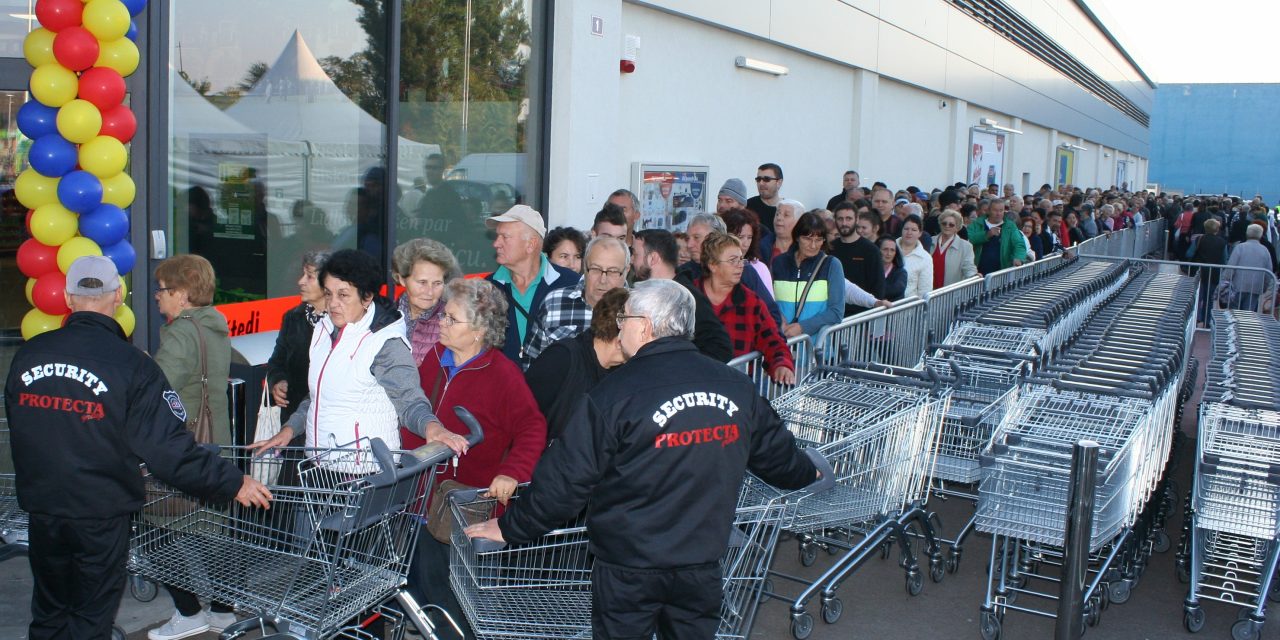 Nem csökken a tömeg a Lidlben, továbbra is a csirke a legkelendőbb!