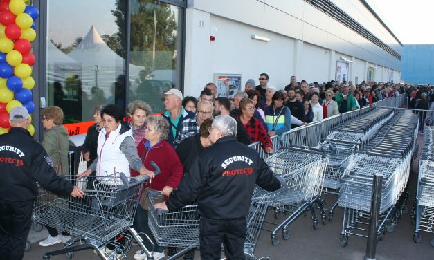 Nem csökken a tömeg a Lidlben, továbbra is a csirke a legkelendőbb!