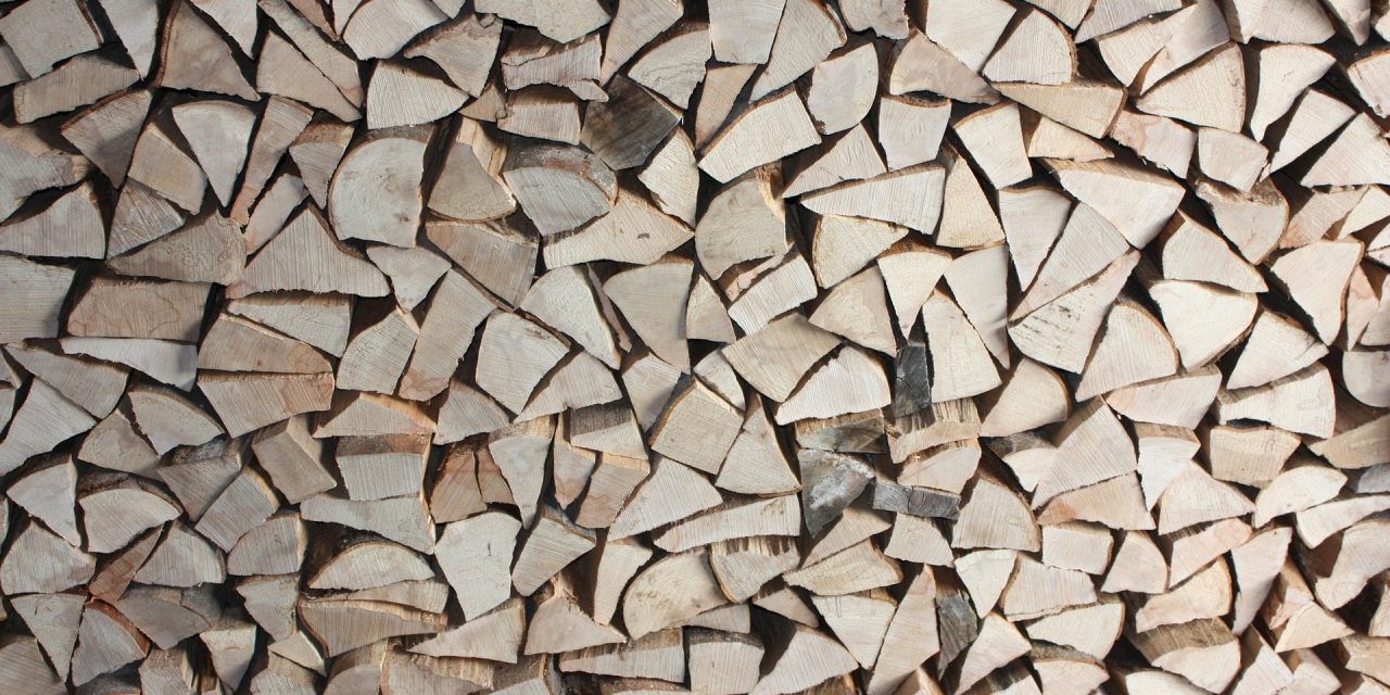 <span class="entry-title-primary">Fával a legolcsóbb</span> <span class="entry-subtitle">Megkezdődött a fűtési idény</span>