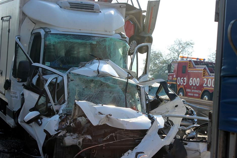Tömegszerencsétlenség: Hétre nőtt a halottak száma, huszonheten kórházban