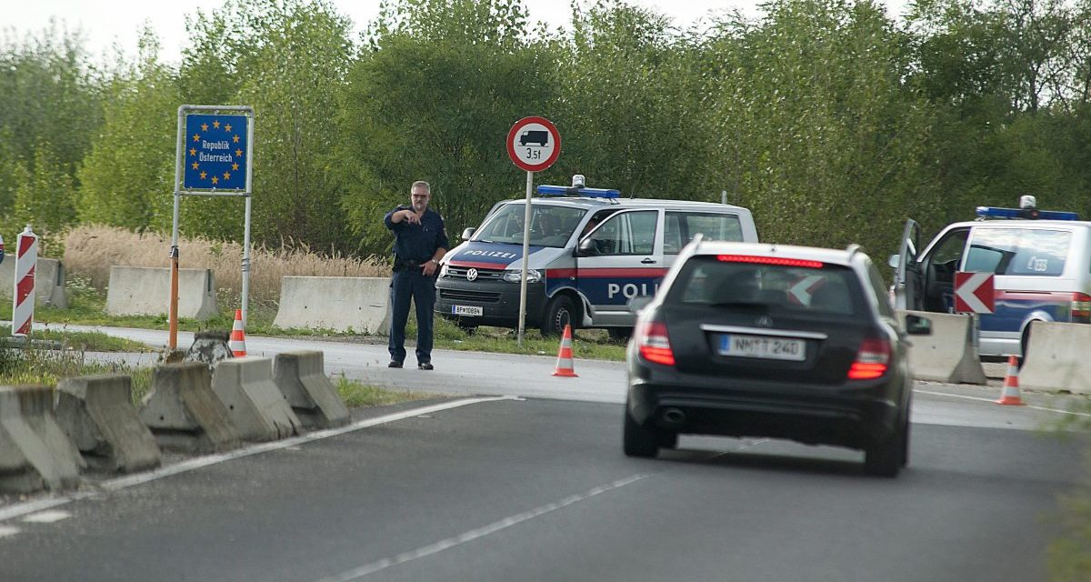Ausztria lezárja a kishatárforgalmi átkelőket a magyar határszakaszon