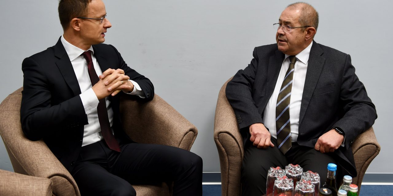 Prosperitati: Több mint 3200 pályázóval kötöttek szerződést Zentán