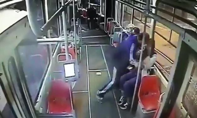 Letartóztatták azt a férfit, aki egy 12 éves kislányt zaklatott szexuálisan a belgrádi villamoson (Videó)