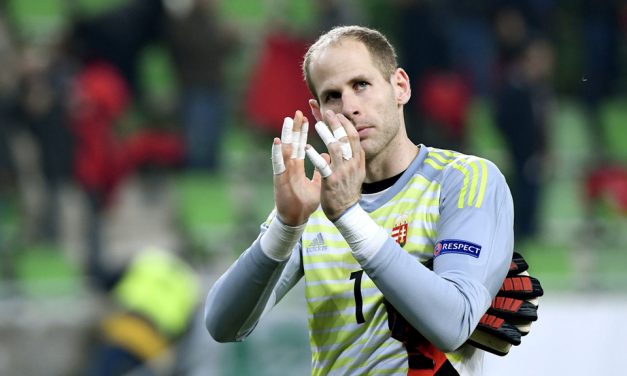 A magyar kapus alapítványoknak adja a prémiumát