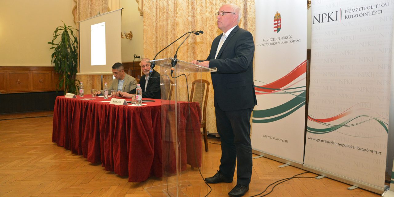 <span class="entry-title-primary">Diadalmenet Budapesten is</span> <span class="entry-subtitle">Hajnal Jenő értékelte a választási eredményeket a Nemzetpolitikai Kutatóintézetben és a hivatalos szitokszavakkal illette választási vetélytársait</span>