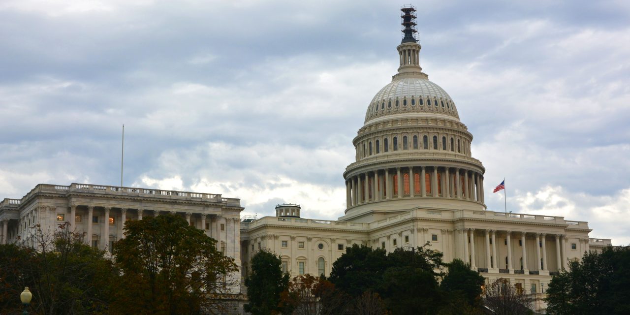 <span class="entry-title-primary">Trump valódi ellenzéket kap</span> <span class="entry-subtitle">Demokrata többség lesz januártól az amerikai Képviselőházban – A Szenátus republikánus kézen marad – Jelentésünk folyamatosan frissül</span>