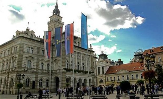 A közvállalatok dolgozóinak kötelező ünnepelni